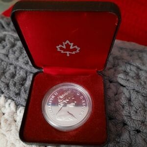 1980 CANADIAN SILVER DOLLAR POLAR BEAR COLLECTORS SPECIMEN